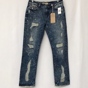 REMIX BY ROCK REVIVAL SLOUCHY STRAIGHT JEANS